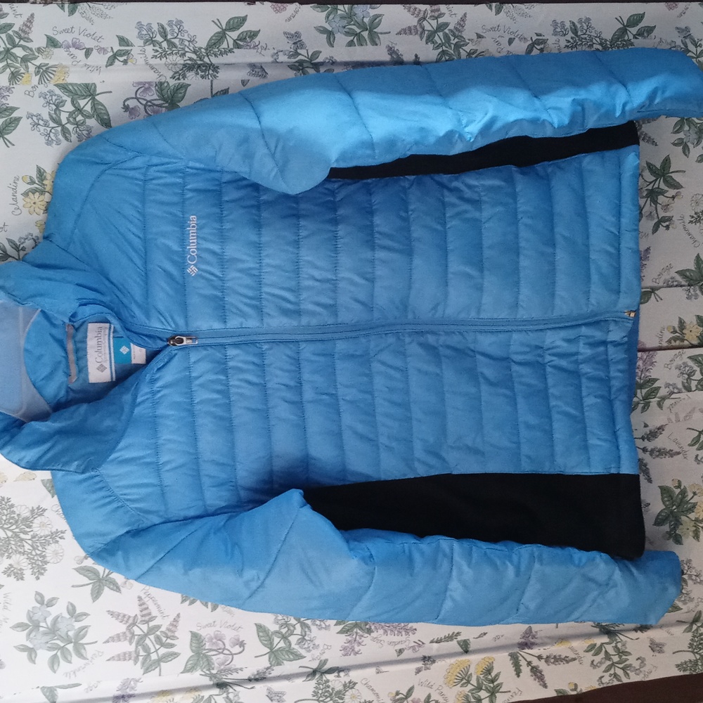 COLUMBIA WOMAN'S BLUE/BLACK INSULATED JACKET NWOT